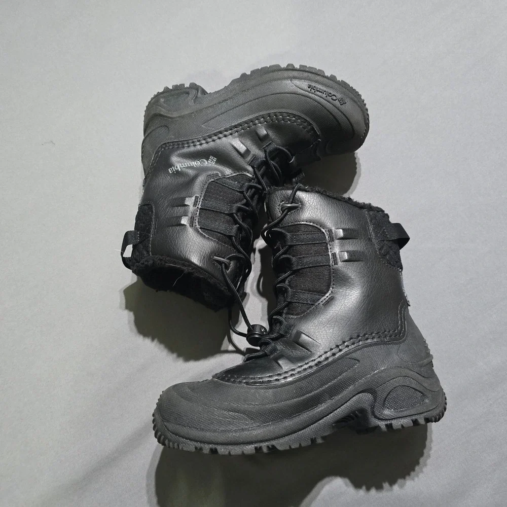 Columbia Bugaboot Winter Boots Kids Size 2 Black Waterproof Insulated BY4430-010
